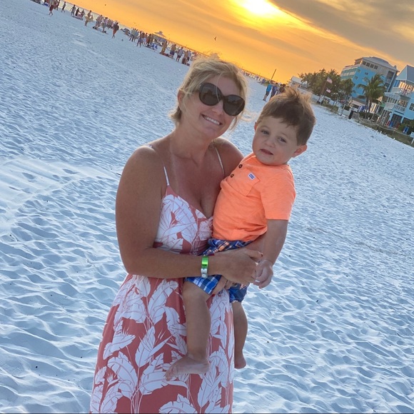 Meet your Posher, Tara - Picture 1 of 2